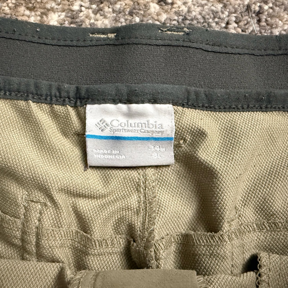 Columbia Men's Tan Hybrid Stretch Shorts with Elastic Waist Panels - Picture 2 of 2